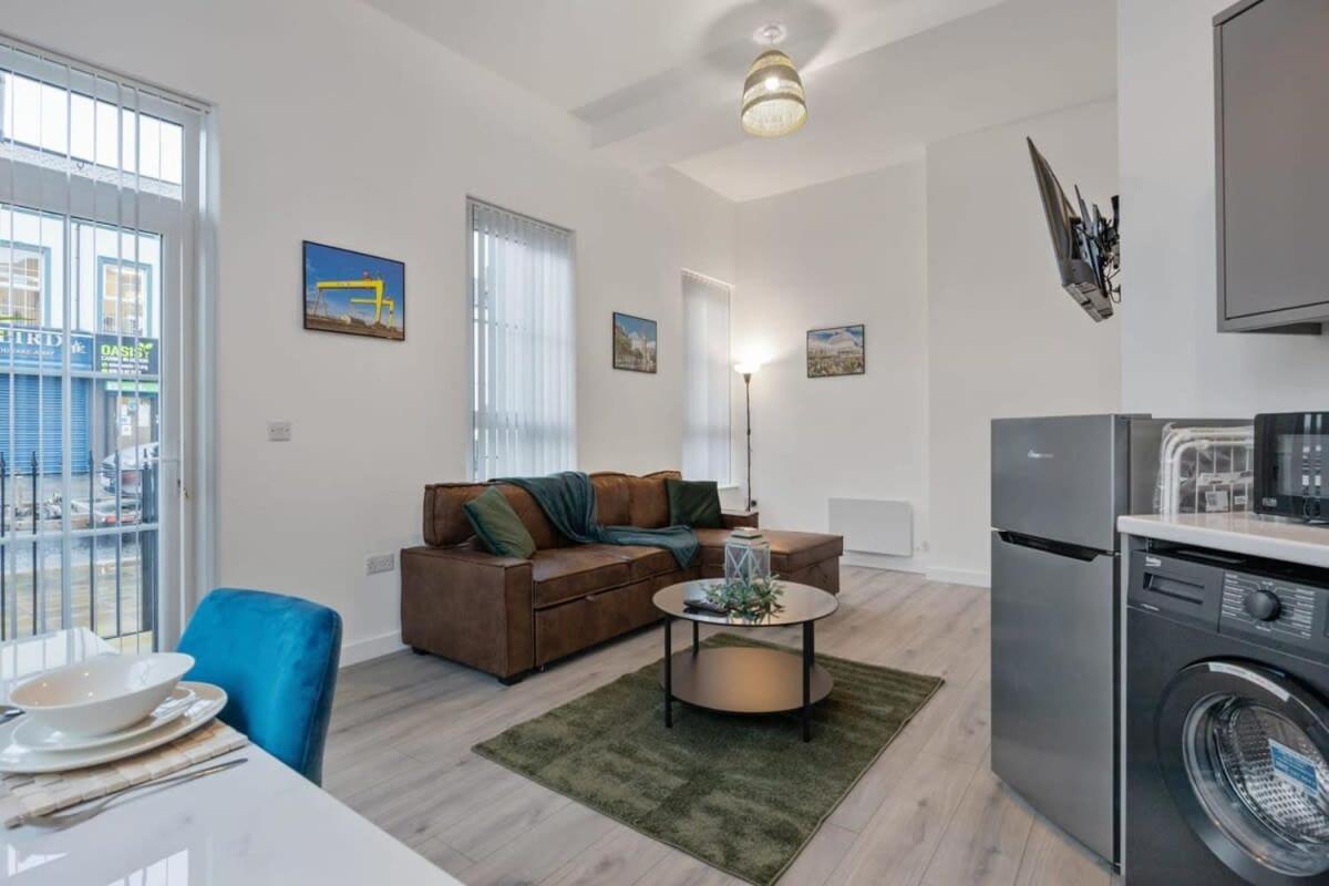 Contemporary 2 Bed Apartment -Belfast East Village Екстериор снимка