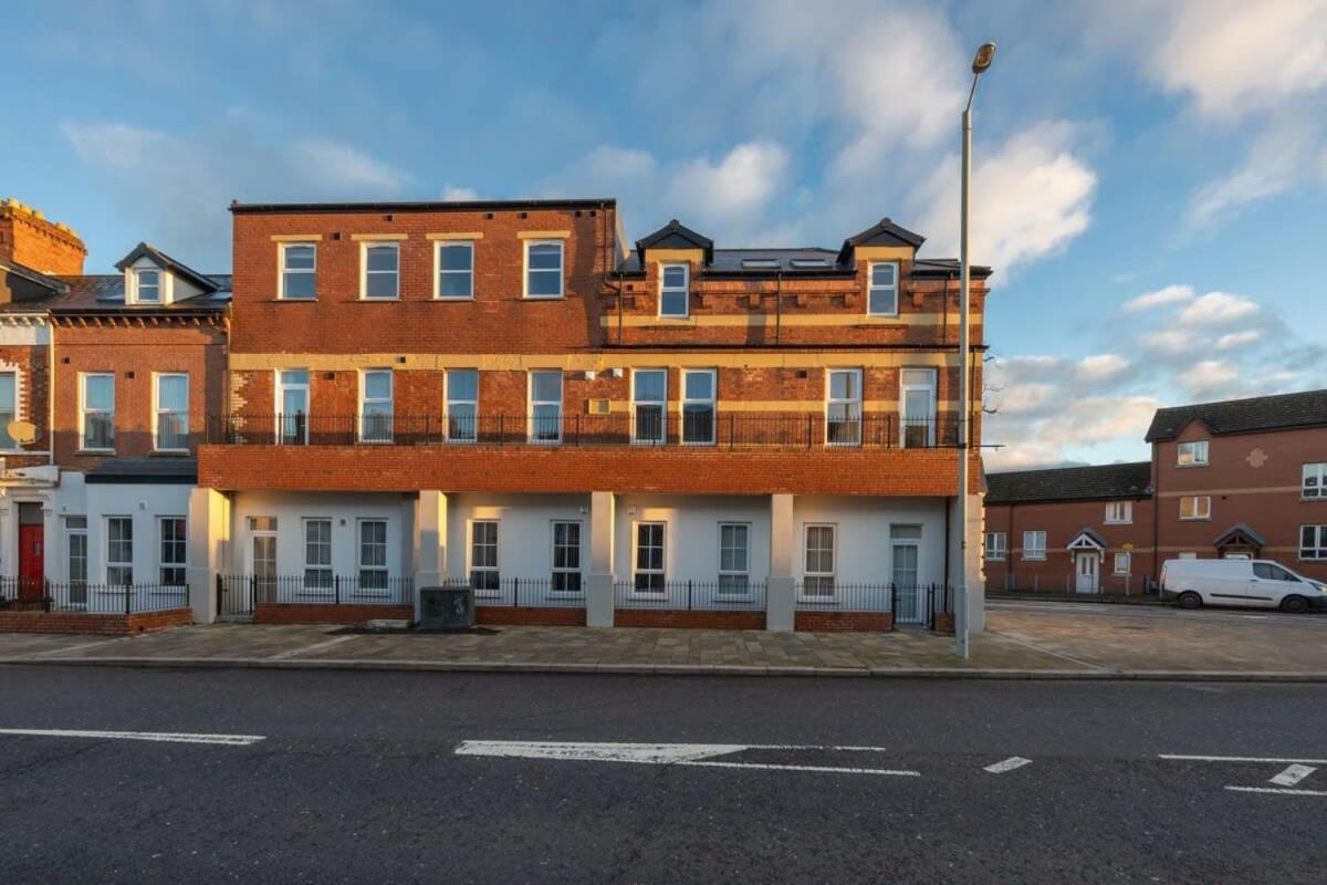 Contemporary 2 Bed Apartment -Belfast East Village Екстериор снимка