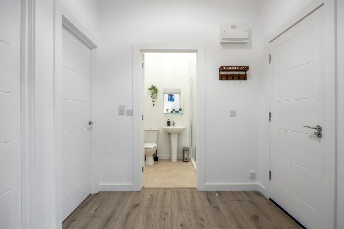 Contemporary 2 Bed Apartment -Belfast East Village Екстериор снимка